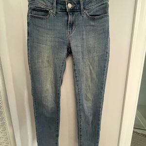Levi's 711 Mid-Rise Skinny Jean